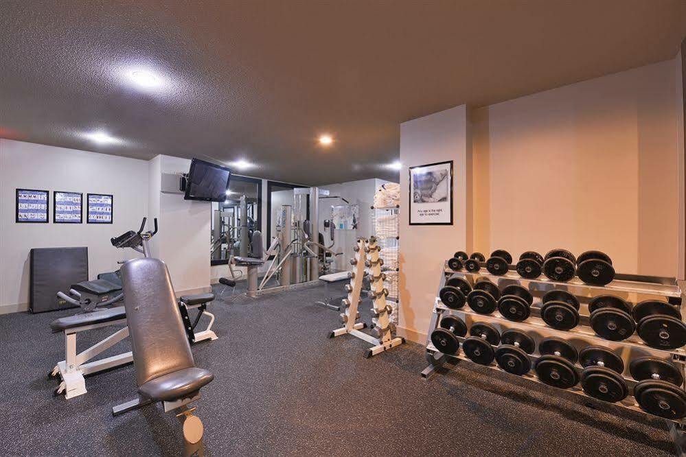 Prestige Vernon Hotel Eksteriør bilde